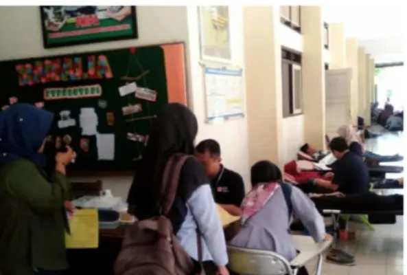 Gambar 4.3 Kegiatan Donor Darah di D1 FMIPA Unnes  Sumber: Dokumentasi UKM Bakti Sosial 