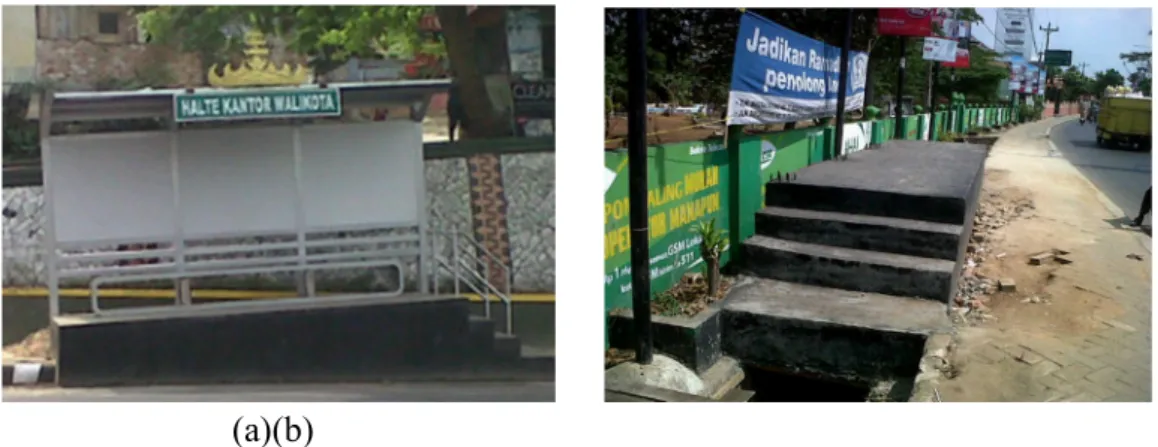 Gambar  2.  Halte  BRT-Trans  Bandar  Lampung  yang  dilengkapi  atap  dan  belum  dilengkapi atap