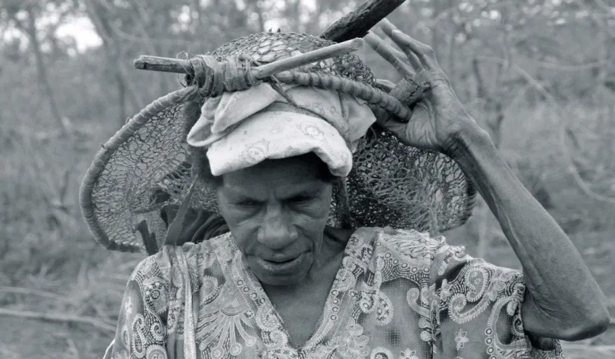 Gambar  Bawah:   Perempuan  Malind di  Zanegi,  Merauke	
  