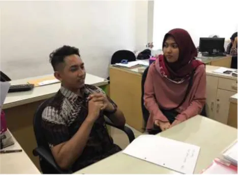 Foto 3. Wawncara dengan Account Officer Mikro (AOM) BRI Syariah  Kantor Cabang Kedaton Bandar Lampung  