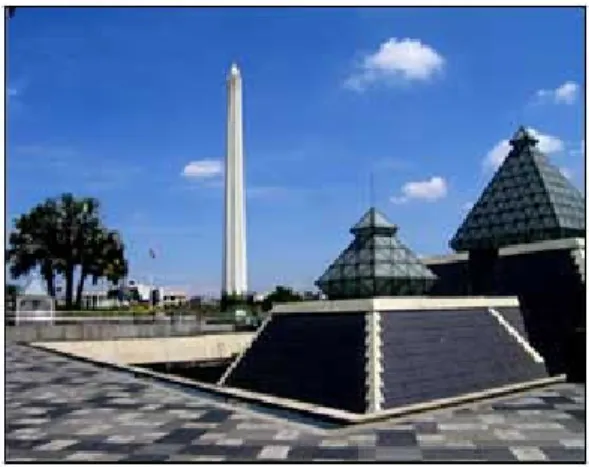 Gambar 2.7. Monumen Tugu Pahlawan  (Sumber: www.surabayatourism.com) 