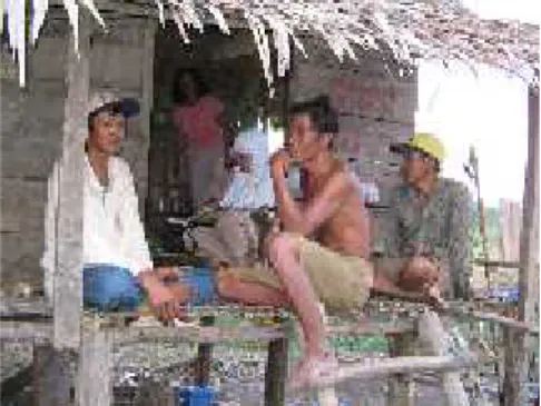 Gambar 7.   Wawancara Dengan   Nelayan  di sungai  Tamiang dan Sungai Kesambi