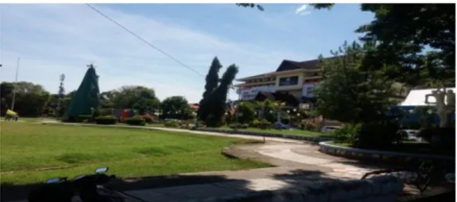 Gambar 2. Taman Sparta Tikala  (Depan Kantor Walikota  Manado)  Kecamatan Tikala 