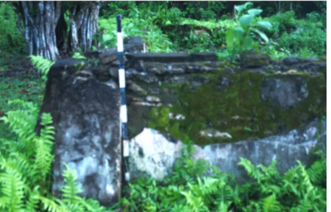 Foto 9.   Sisa struktur yang diduga merupakan bagian dari  bangunan gereja (Sumber: Dokumen Balar Ambon  2011).