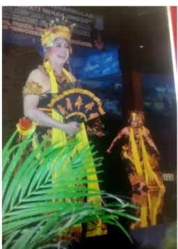 Gambar 1. Pementasan tari Gandrung Marsan  (Dok. Sanggar Sayu Gringsing, 2016) 