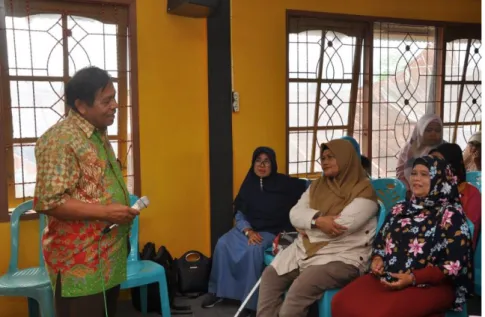 Gambar 2 Kegiatan FGD yang sedang berlangsung  1.2.2 Penyuluhan Mengenai Stunting 