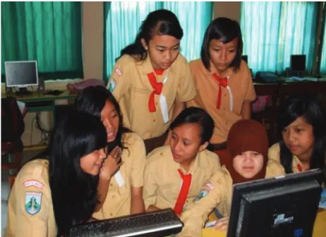 Gambar 4.12 Kehidupan bersama diawali dari adanya interaksi 