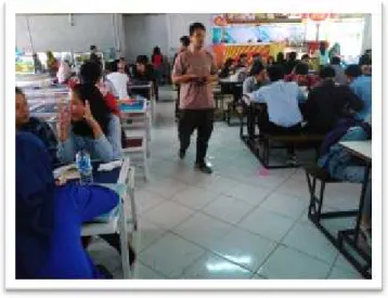Gambar 3 : suasana kantin teknik