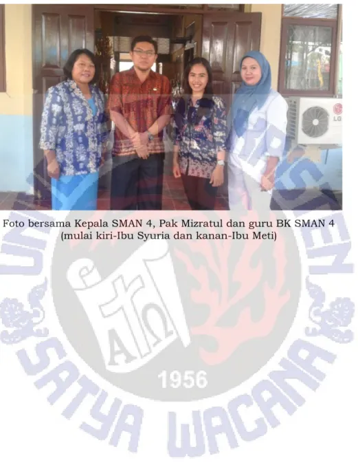 Foto bersama Kepala SMAN 4, Pak Mizratul dan guru BK SMAN 4  (mulai kiri-Ibu Syuria dan kanan-Ibu Meti) 