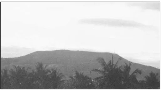 Gambar 2.13 Gunung Tangkuban Perahu, legenda Sangkuriang dari Jawa Barat