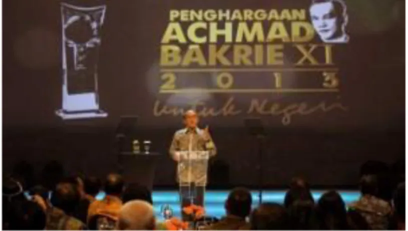 Gambar 1.2  Pidato Aburizal Bakrie pada Malam Penghargaan Achmad  Bakrie XI. Jakarta, 25 Agustus 2013 