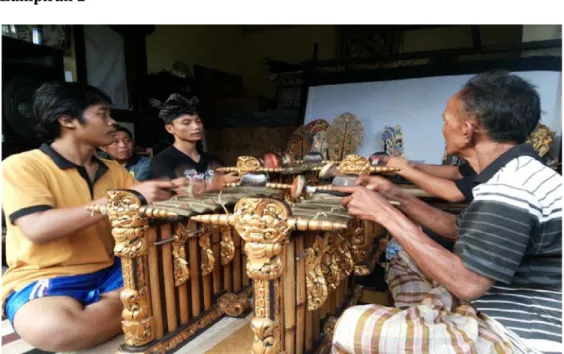 Foto 1:  Suasana latihan Tabuh Petegak Wayang Kulit lakon Nila Candra  di Br. Besang, Desa Ababi, Kecamatan Abang, Kabupaten Karangasem