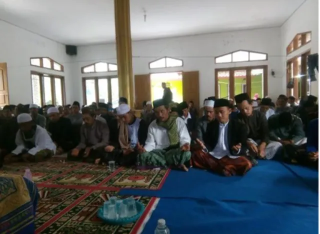 Gambar 2: Suasana Manakiban Desa Sukaresmi (Dok. Pribadi, 2020) 