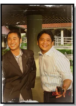 Foto  ini  diambil  ketika  penulis  mengundang  beliau  untuk hadir sebagai pembicara dalam salah satu kegiatan CAPTURES Online Trading And  Investment  di  Universitas  Indonesia,  Depok  pada  tahun  2007,  lima  tahun  setelah  perkenalan dengan beliau