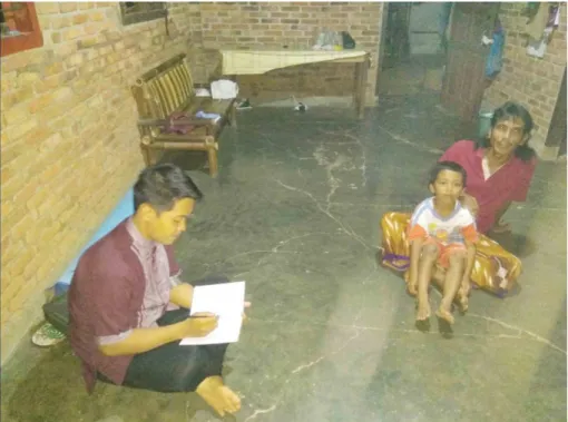 Foto 5. Wawancara kepada Orangtua di Kelurahan Hadimulyo Timur 