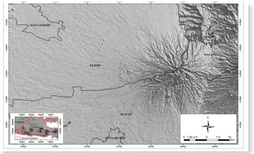 GAMBAR 2. Peta Administrasi Sekitar Gunung Kelud