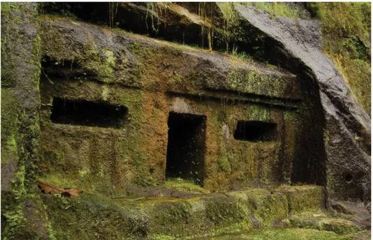 Gambar 2. Ceruk di kompleks Candi Gunung Kawi.