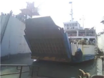 Gambar  : Proses Docking pada floating dock 