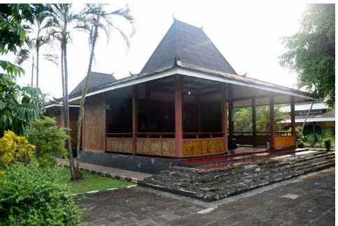 Gambar II.1. Bangunan Rumah Kelahiran Jenderal Soedirman 