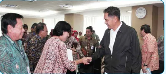Foto :  Mendag, Gita Wirjawan mengunjungi kantor Badan Pengawas Perdagangan Berjangka Komoditi (Bappebti)               dan juga memberi pengarahan kepada pegawai Bappebti.