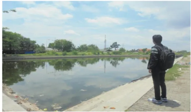 Gambar  4.  11.  Pembuatan  Talut  Sungai  di  Kecamatan Gayamsari. Sumber: Data Penelitian 