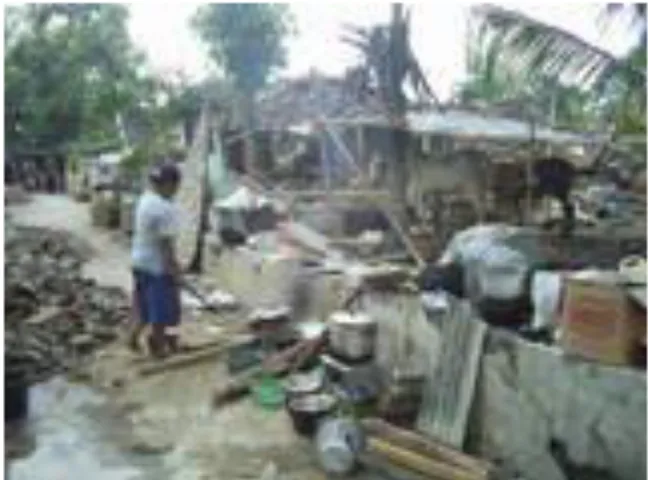 Gambar 3. Rumah yang porak poranda diguncang gempa di Gantiwarno Klaten. 