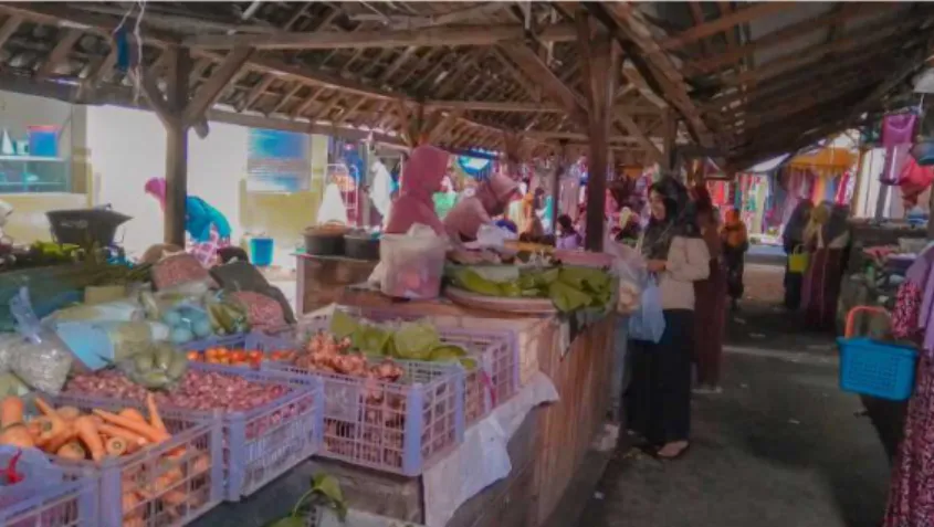 Gambar : Pasar Desa Sendangagung,Paciran,Lamongan.  Foto: Eva yunizar