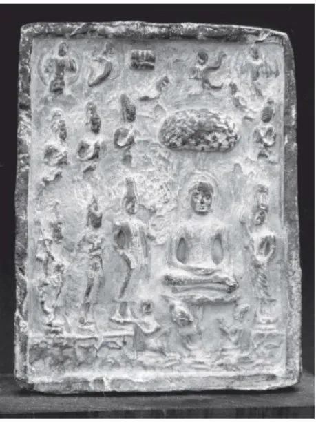 Gambar 2  Budha  dengan  Pengiring  (Votive  Tablet,  terakota,  tinggi  14  cm). 