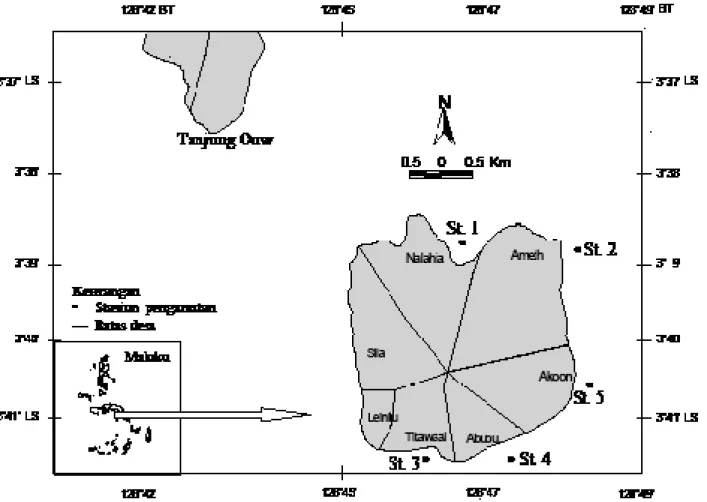 Gambar 1. Peta lokasi penelitian karang di Pulau Nusalaut, Desember 2007 Keterangan :  • Stasiun Penelitian  dan — Batas desa.
