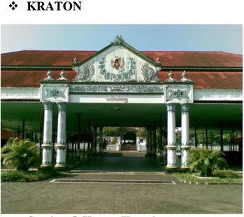 Gambar 5. Kraton Yogyakarta                                               Gambar 6. Kraton Surakarta 