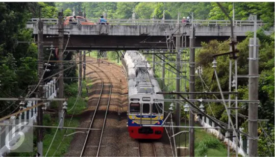 Gambar 3 Commuter line di Jakarta(Kumparan.com, 2017) 