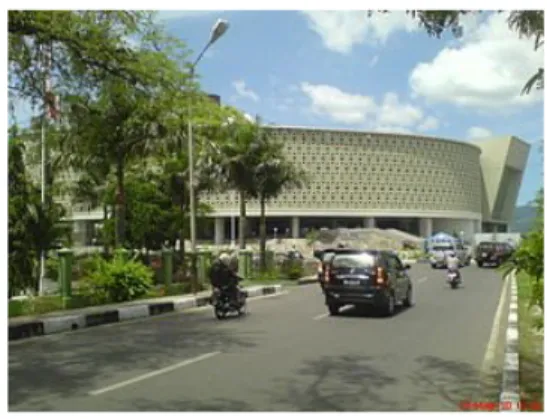 Gambar 1. Museum Tsunami Aceh II. TINJAUAN PUSTAKA