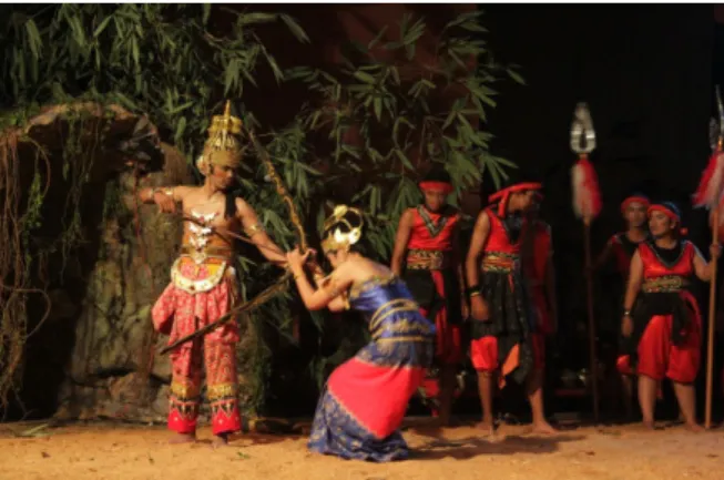 Gambar 20 Saat Kresna, Jembawati dan Rukmini  menikmati tarian kerajaan di Negeri Dwarawati