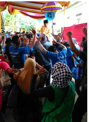 Gambar 1. Proses ngajadikeun Kuda Lumping. 