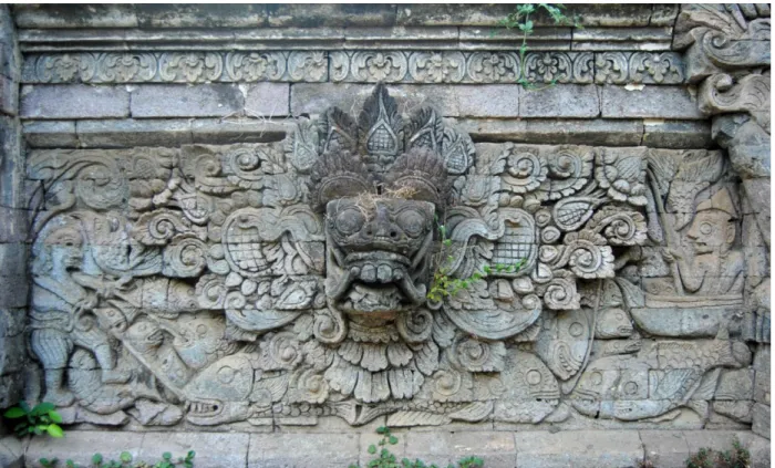 Gambar 2. Relief pada panil 2 sisi kanan dari kori agung Pura Subak Jagasari. 