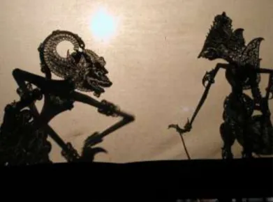 Gambar 2. Shadow Puppet Berbahasa Jawa (Wayang Kulit) 