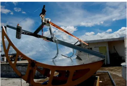 Gambar 2. Prototipe parabolic trough solar collector. 
