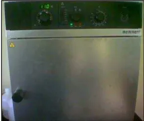 Gambar 3.5. Pemurnian Biodisel pada Temperatur 1100C dalam Oven 