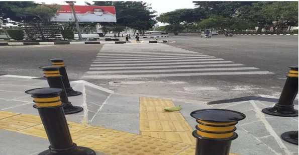 Gambar 1: salah satu penyeberangan di jalan Jenderal Sudirman, khusus untuk disabilitas tuna netra 