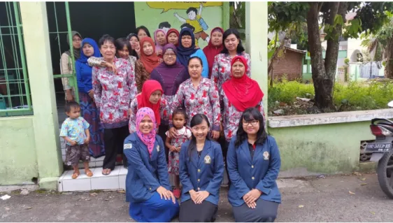 Foto bersama kader Posyandu 