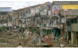 Gambar 2.1 Masyarakat tidak mampu. 