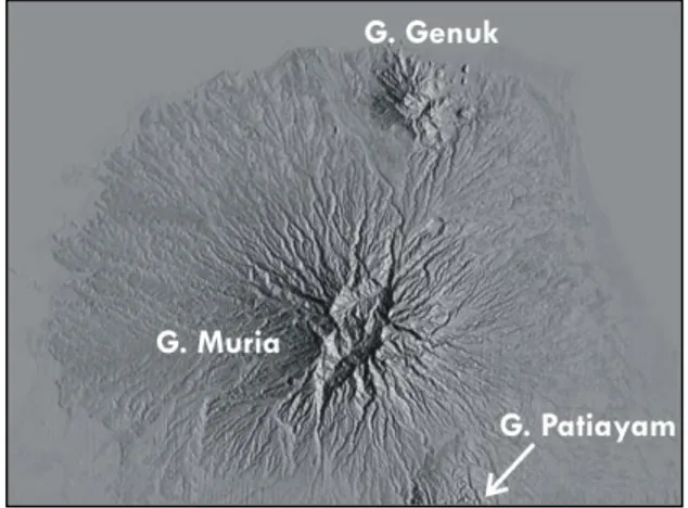 Gambar  3.  SRTM  yang  memperlihatkan  bentang  alam  G.  Genuk,  perhatikan  bentuk  kawah  pada  kedua daerah tinggian tersebut