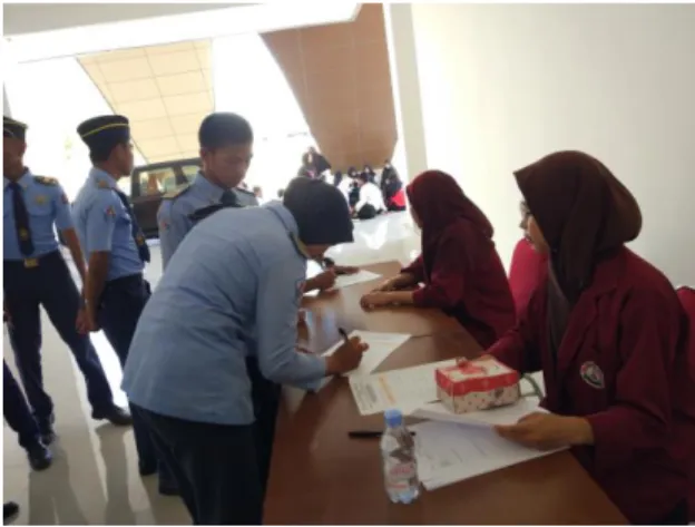 Gambar 1. Registrasi Peserta PkM 