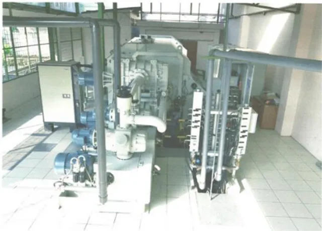 Gambar 4. Mesin Metallizing (samping)  Gambar 2 menunjukkan dokumentasi mesin  metalizing,  terlihat  panel  operator  untuk  mengoperasikan mesin tersebut