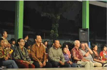 Gambar 1. Dekan FBS UNYdan Kepala SMK Negeri 8 Surakarta