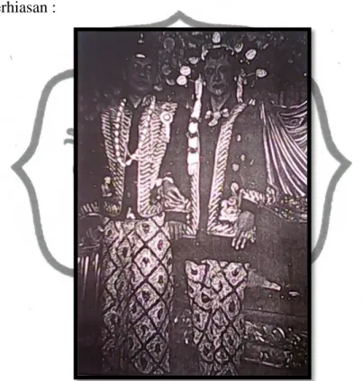 Gambar 2.1. Perhiasan pada pakaian adat pengantin Jawa Tengah.  
