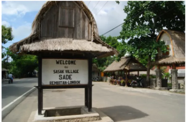 Gambar 1. Rumah Adat Desa Sade  (dokumentasi pribadi) 