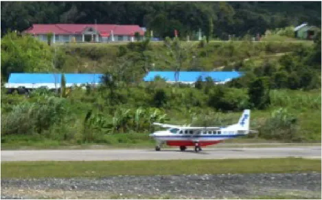 Gambar 2.2 Pesawat mendarat di Bandara Oksibil.