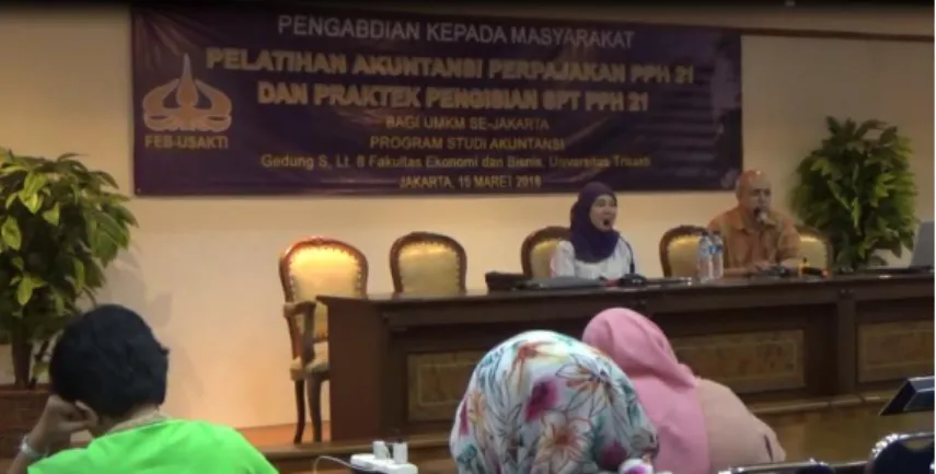 Gambar 2  Pemaparan Materi 