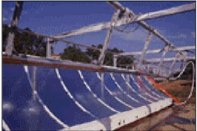 Gambar 19. Deretan Modul PV dipasang pada Atap Sebuah Sekolahan (College) Untuk pemanfaatan sebagai “Rain-Screen”